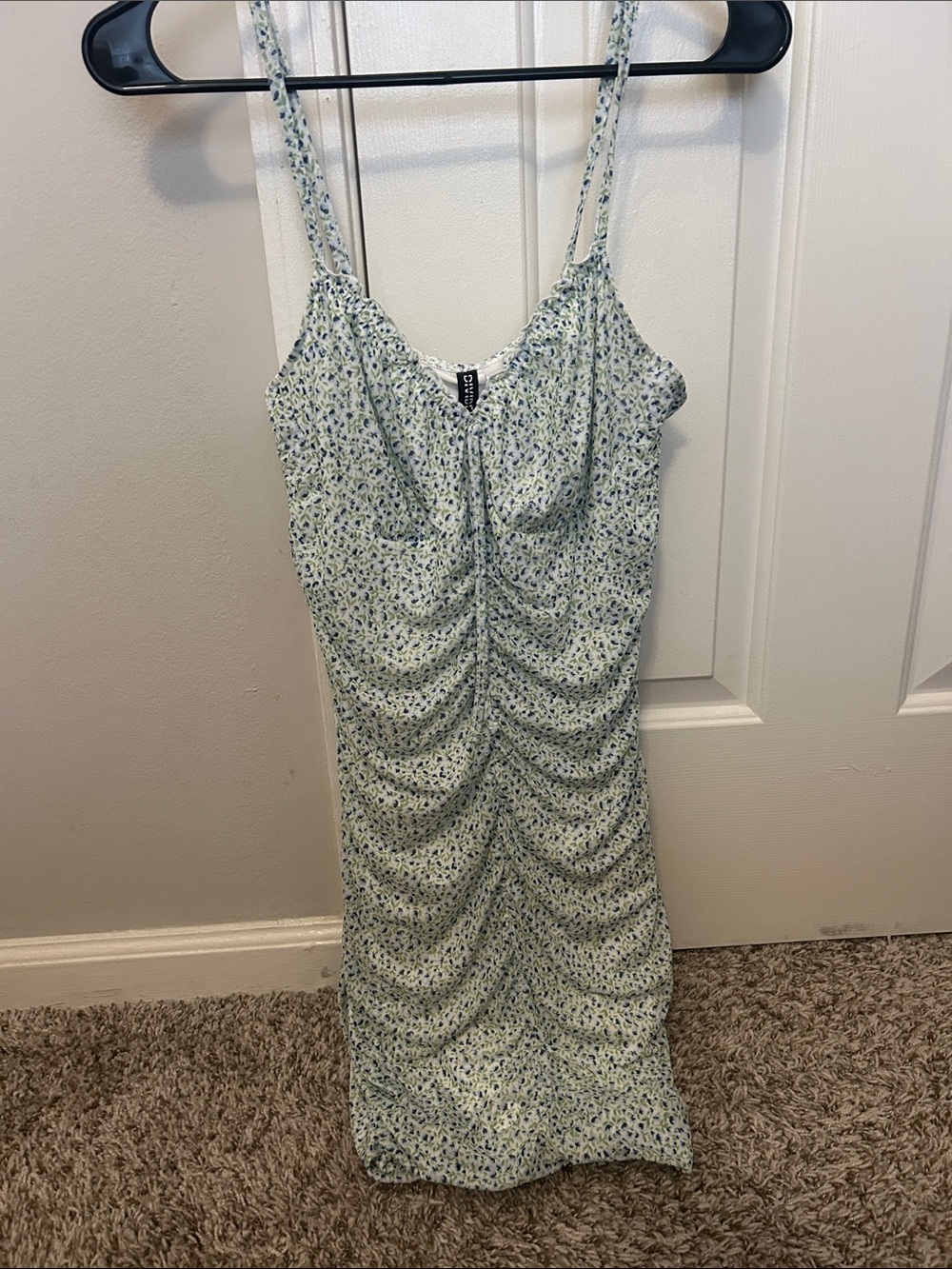 Old Navy Light Green Floral Ruched Midi Dress